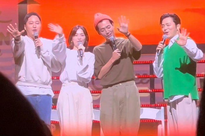 Jeon Mi-do, Kim Daming, Jung Kyung-ho and Cho Jung-seok sing the