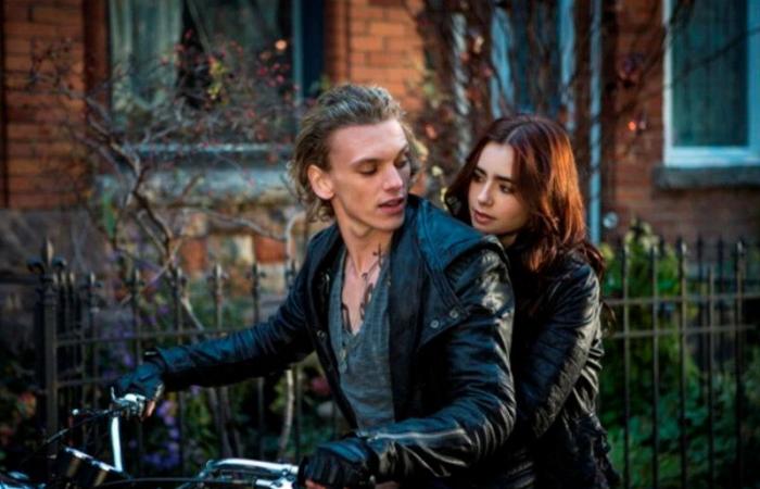Stranger Things 4’s new character Jamie Campbell Bower!Twilight Harry Potter has him